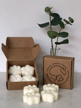 Load image into Gallery viewer, Snooboos Paw Shaped Natural Soy Wax Melts